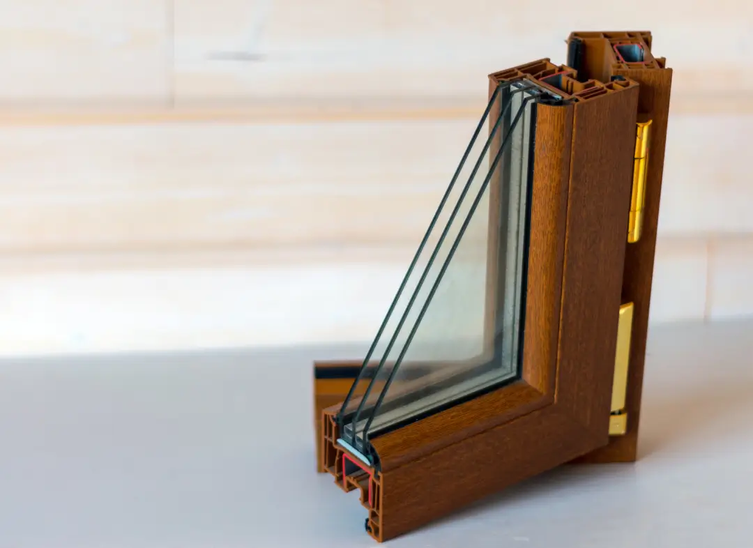 Installation de fenêtre en bois sur mesure Mazan